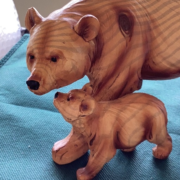 Mama bear with her cub - Picture 9 of 10